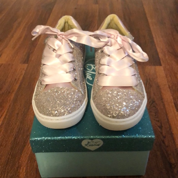 Blue by Betsy Johnson - Picture 2 of 4